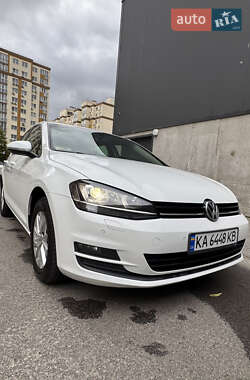 Хэтчбек Volkswagen Golf 2015 в Вишневом