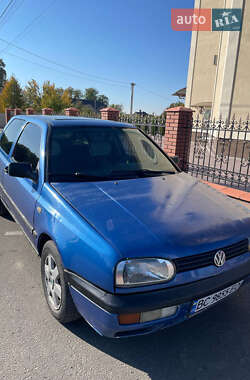 Хэтчбек Volkswagen Golf 1997 в Рава-Русской