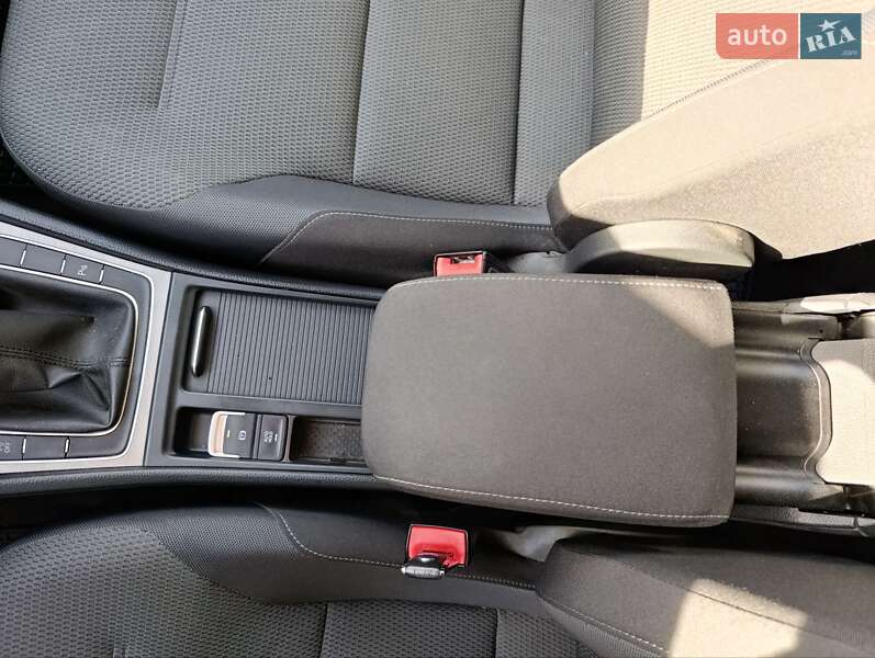 Універсал Volkswagen Golf 2015 в Летичіві