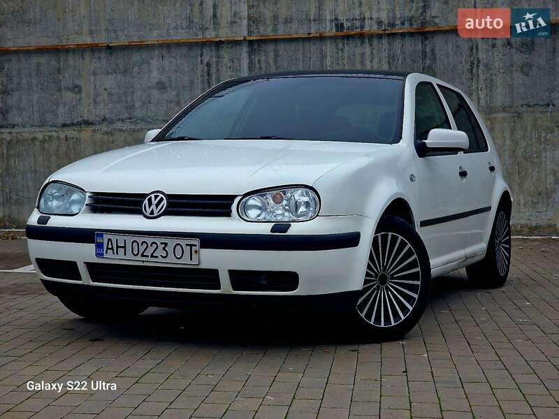 Хетчбек Volkswagen Golf 2001 в Одесі