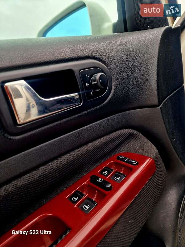 Хетчбек Volkswagen Golf 2001 в Одесі