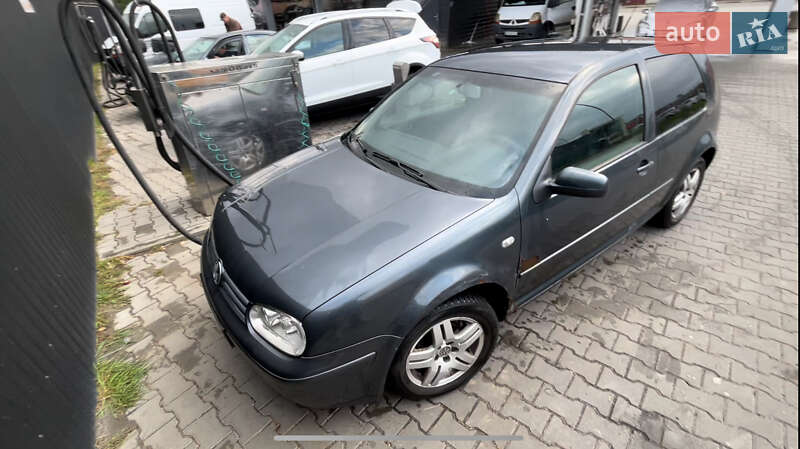 Volkswagen Golf 2000