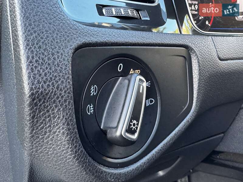 Універсал Volkswagen Golf 2019 в Хмельницькому