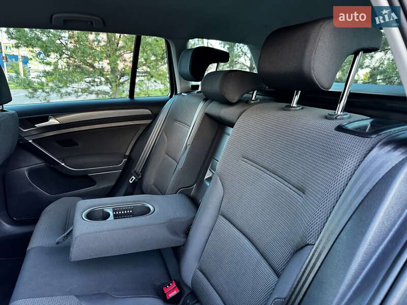 Універсал Volkswagen Golf 2019 в Хмельницькому
