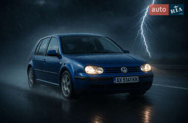 Хэтчбек Volkswagen Golf 2002 в Харькове