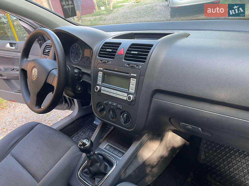 Хэтчбек Volkswagen Golf 2008 в Виннице