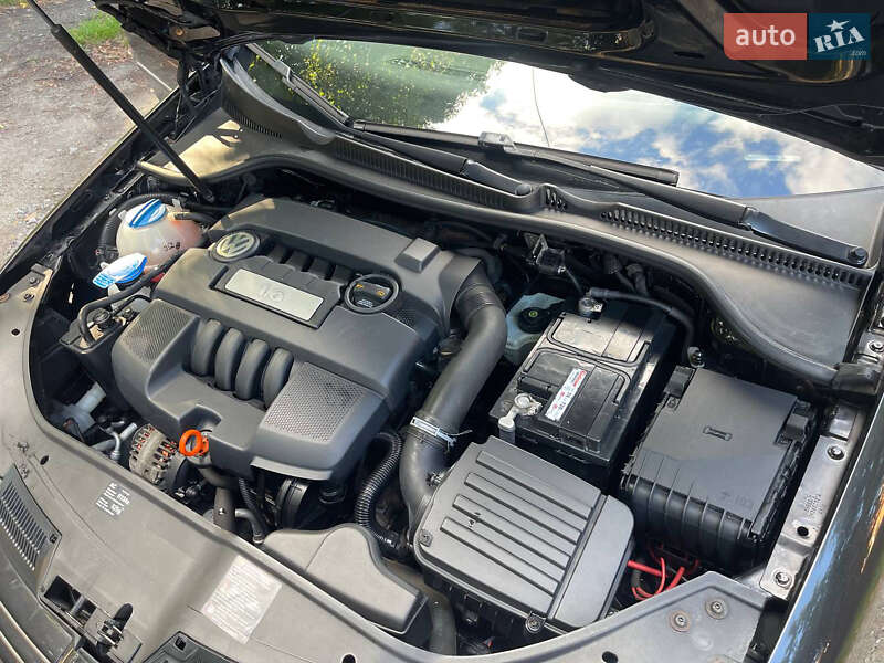 Хэтчбек Volkswagen Golf 2008 в Виннице