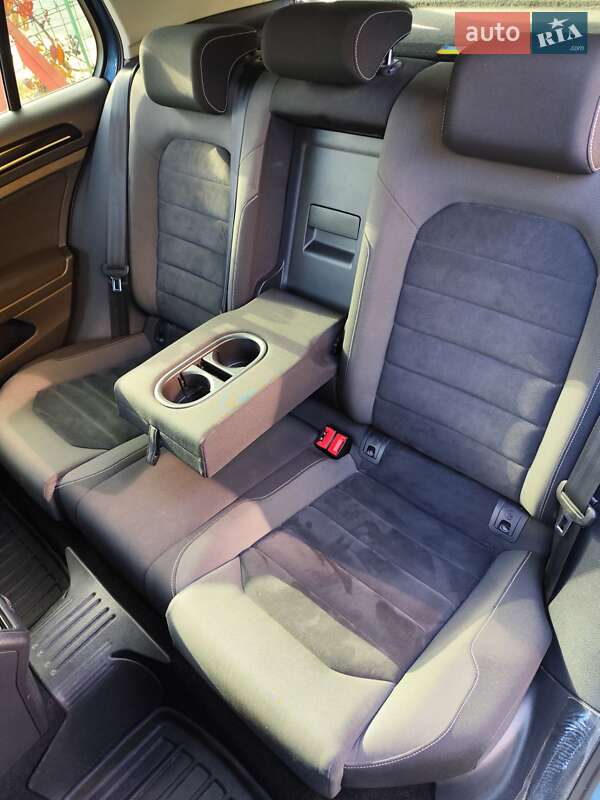 Хэтчбек Volkswagen Golf 2013 в Киеве