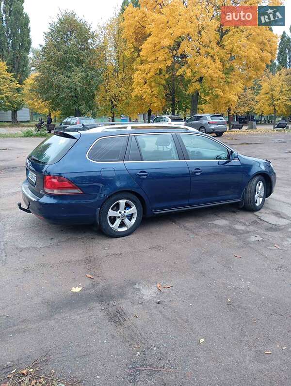 Универсал Volkswagen Golf 2010 в Черкассах