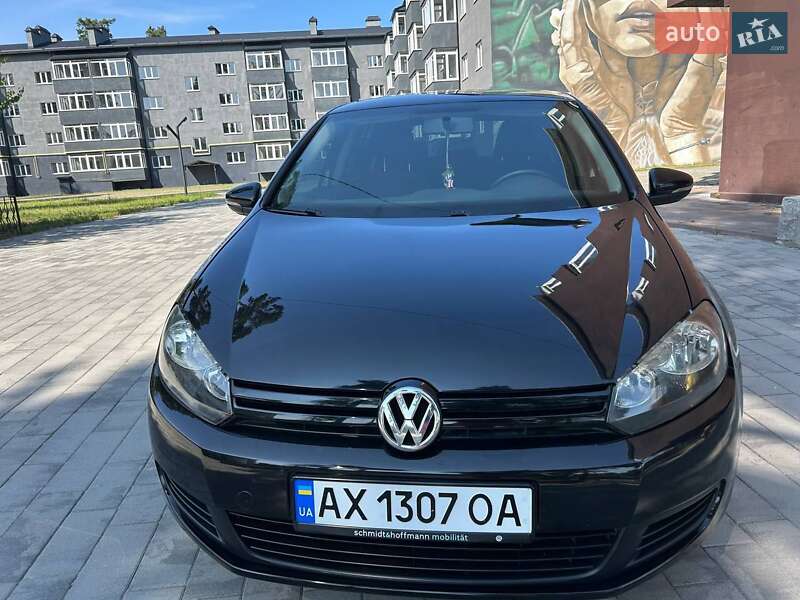 Хетчбек Volkswagen Golf 2010 в Охтирці