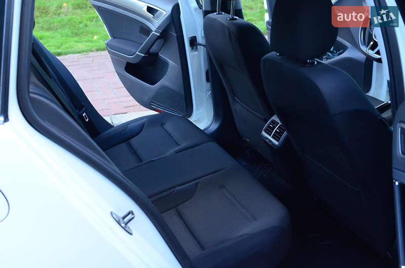 Універсал Volkswagen Golf 2015 в Києві
