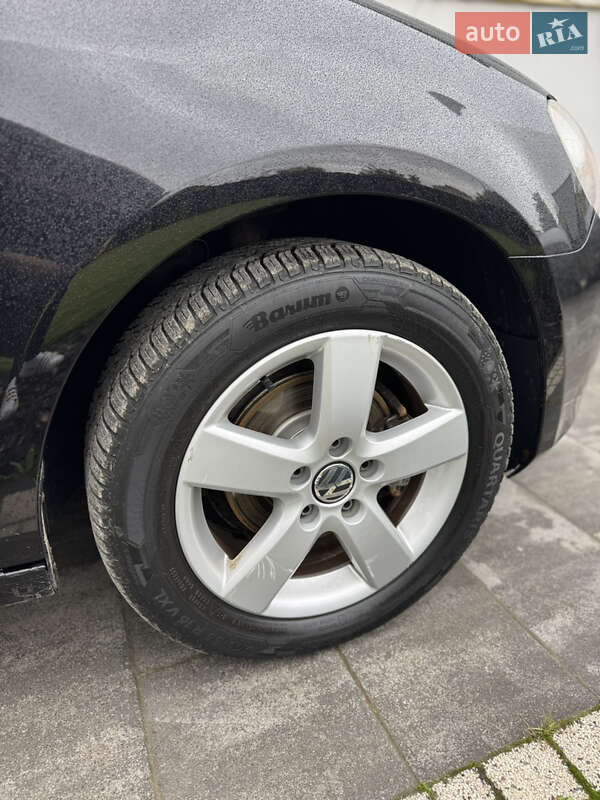 Хетчбек Volkswagen Golf 2012 в Львові