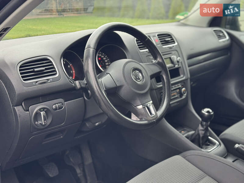 Хетчбек Volkswagen Golf 2012 в Львові