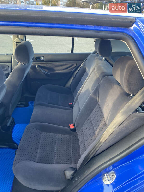 Хетчбек Volkswagen Golf 1999 в Києві