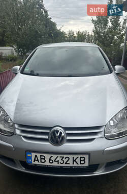 Хетчбек Volkswagen Golf 2006 в Погребище