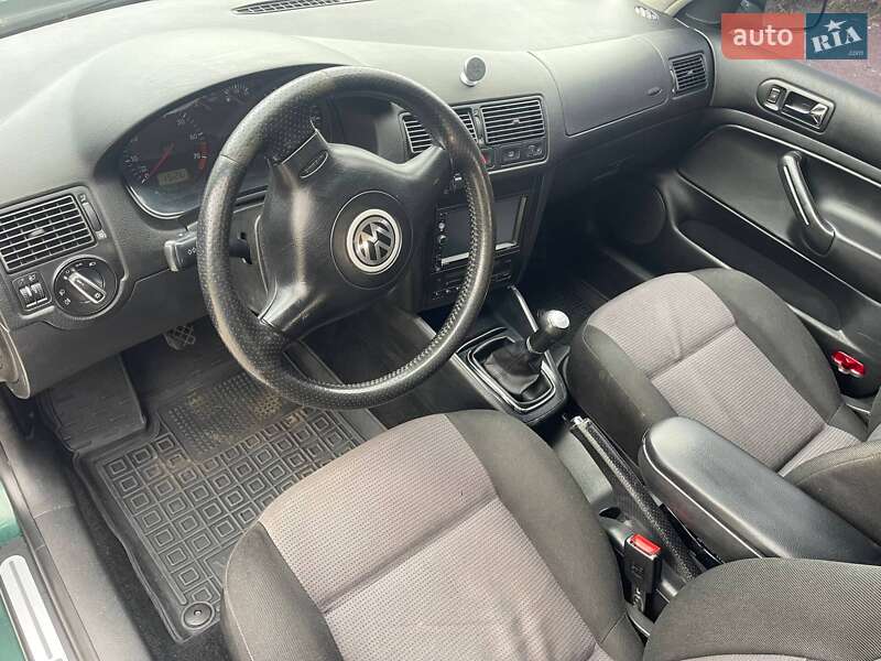 Універсал Volkswagen Golf 2000 в Чернігові