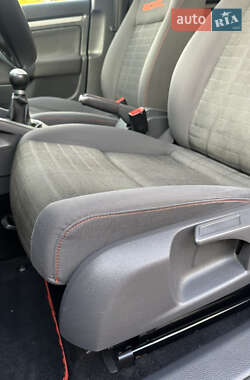 Хэтчбек Volkswagen Golf 2006 в  фото 28 Хэтчбек Volkswagen Golf 2006 в