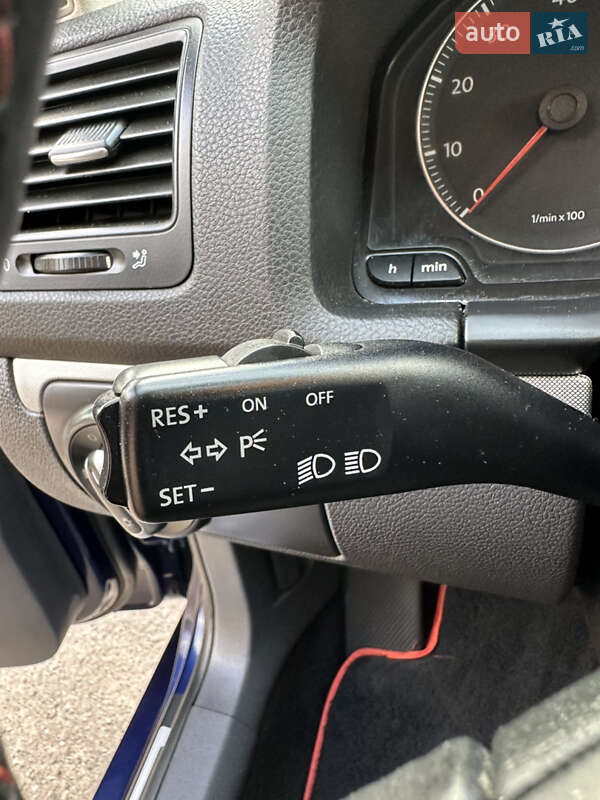 Хэтчбек Volkswagen Golf 2006 в Хороле