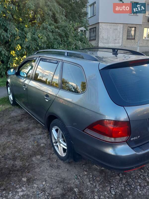 Универсал Volkswagen Golf 2011 в Черкассах