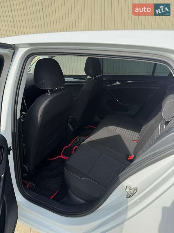 Хетчбек Volkswagen Golf 2014 в Ковелі