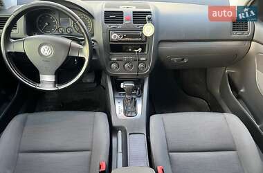 Хетчбек Volkswagen Golf 2007 в  фото 5 Хетчбек Volkswagen Golf 2007 в