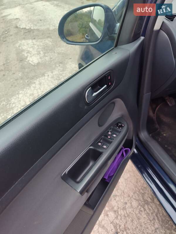 Хэтчбек Volkswagen Golf 2008 в Лозовой фото 3 Хэтчбек Volkswagen Golf 2008 в Лозовой