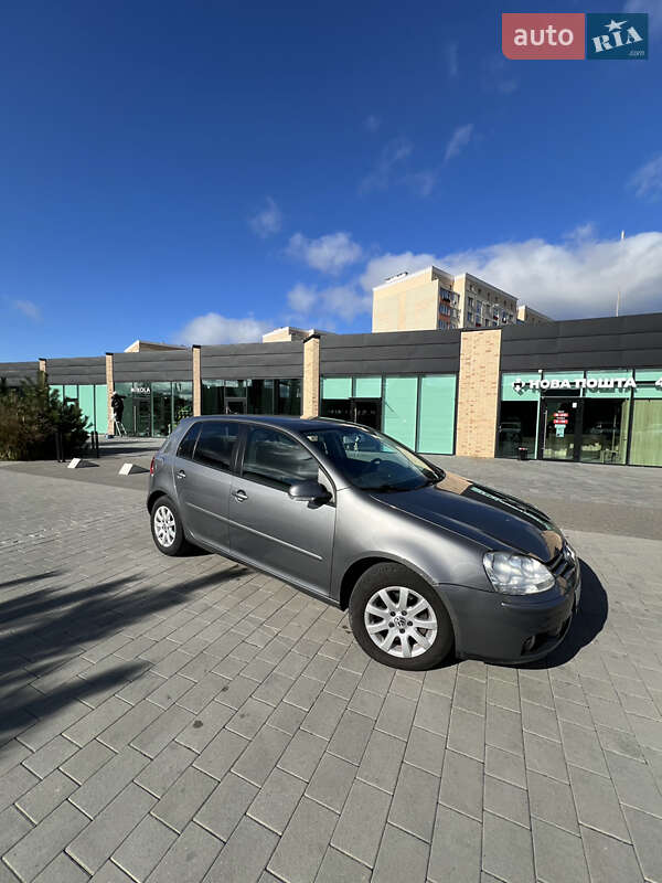 Хэтчбек Volkswagen Golf 2008 в Хмельницком