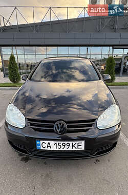 Хэтчбек Volkswagen Golf 2005 в Умани