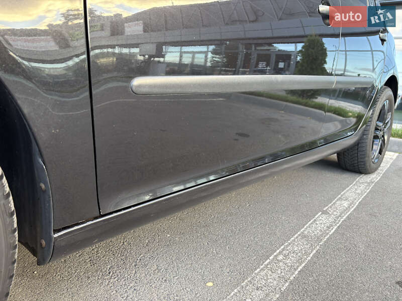 Хэтчбек Volkswagen Golf 2005 в Умани