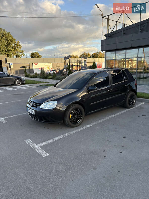 Хэтчбек Volkswagen Golf 2005 в Умани