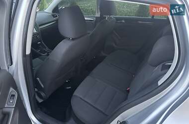Хэтчбек Volkswagen Golf 2010 в 