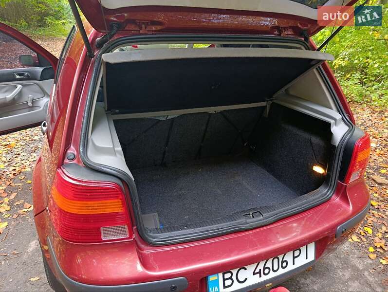 Хэтчбек Volkswagen Golf 1998 в Рава-Русской