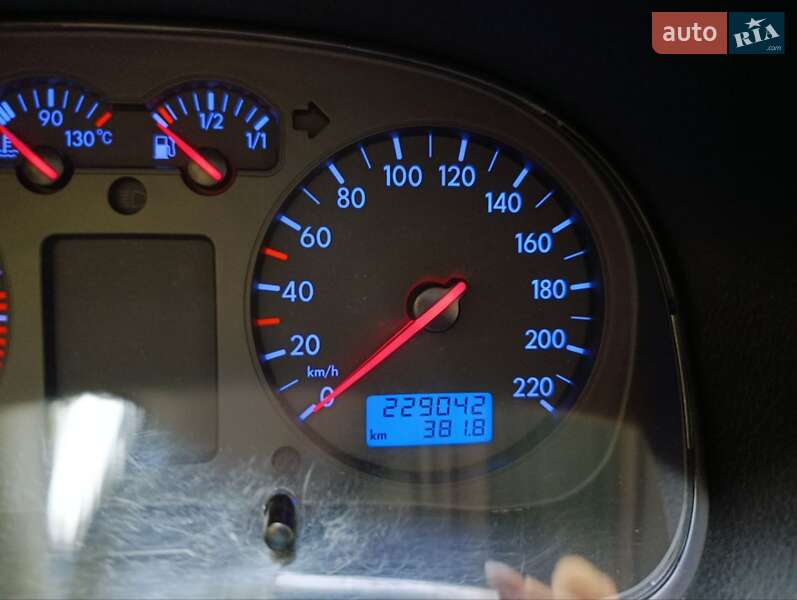 Хэтчбек Volkswagen Golf 1998 в Рава-Русской