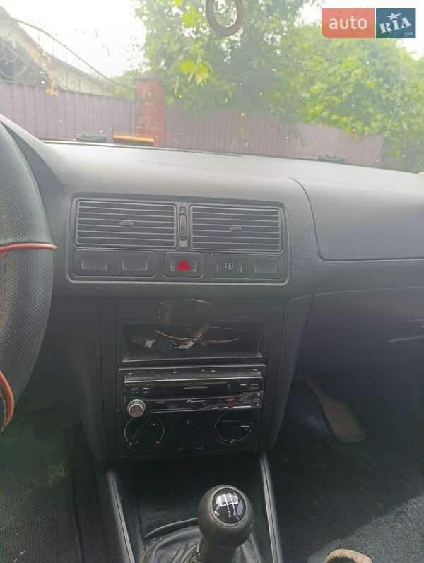 Універсал Volkswagen Golf 2005 в Івано-Франківську