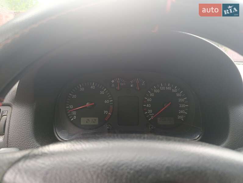 Універсал Volkswagen Golf 2005 в Івано-Франківську