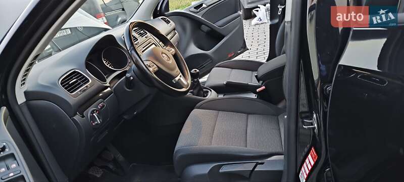 Хетчбек Volkswagen Golf 2009 в Мукачевому