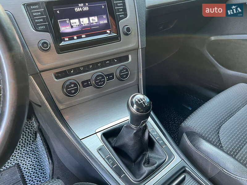 Универсал Volkswagen Golf 2013 в Залещиках