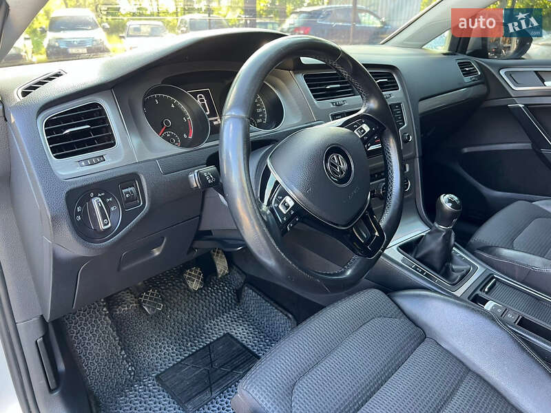 Универсал Volkswagen Golf 2013 в Залещиках