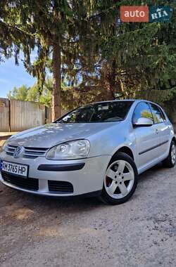 Хэтчбек Volkswagen Golf 2004 в Виннице