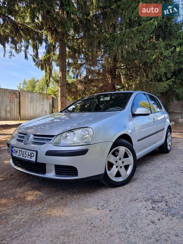 Volkswagen Golf 2004