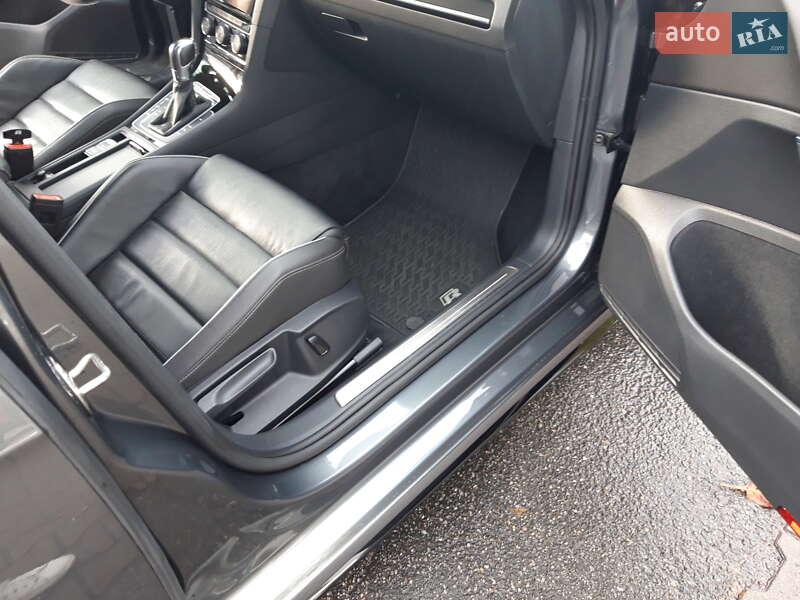 Хетчбек Volkswagen Golf 2018 в Києві