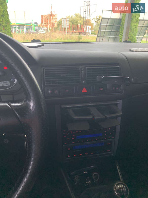 Хэтчбек Volkswagen Golf 2003 в Дубно фото 16 Хэтчбек Volkswagen Golf 2003 в Дубно