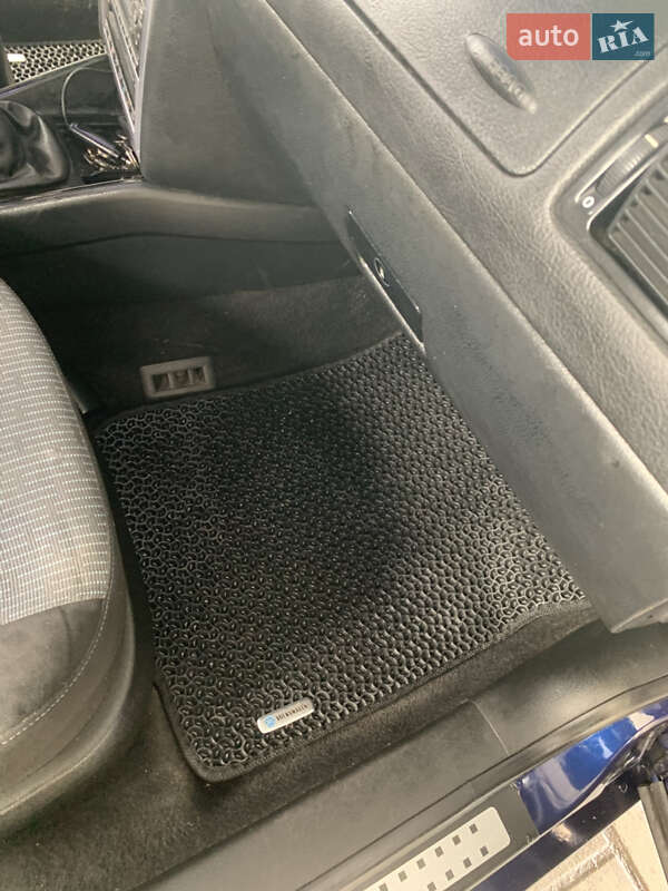 Хэтчбек Volkswagen Golf 2003 в Дубно фото 17 Хэтчбек Volkswagen Golf 2003 в Дубно