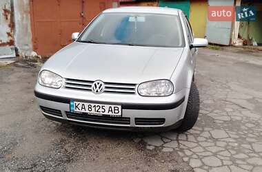 Хэтчбек Volkswagen Golf 2003 в Киеве