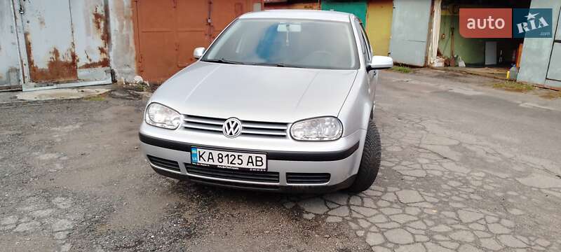 Volkswagen Golf 2003