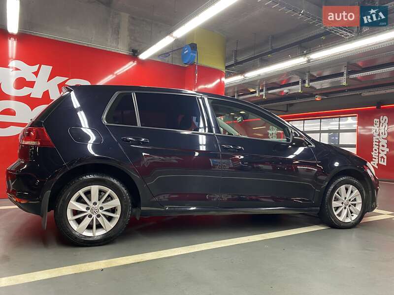 Хетчбек Volkswagen Golf 2013 в Києві