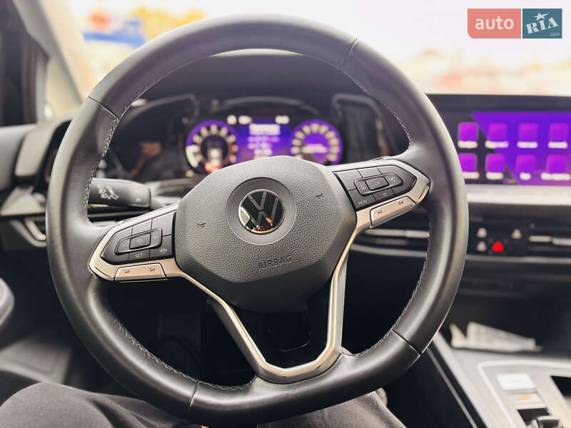 Хэтчбек Volkswagen Golf 2020 в Киеве