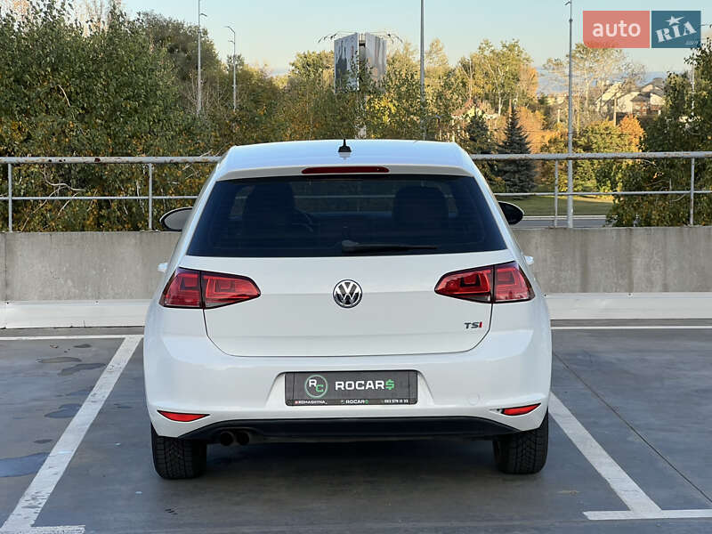 Хэтчбек Volkswagen Golf 2014 в Киеве