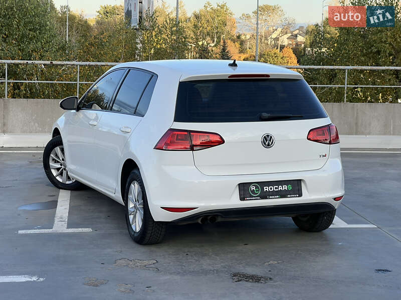 Хэтчбек Volkswagen Golf 2014 в Киеве
