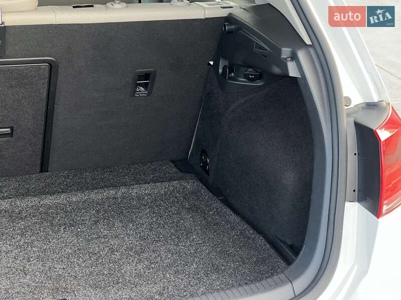 Хэтчбек Volkswagen Golf 2014 в Киеве